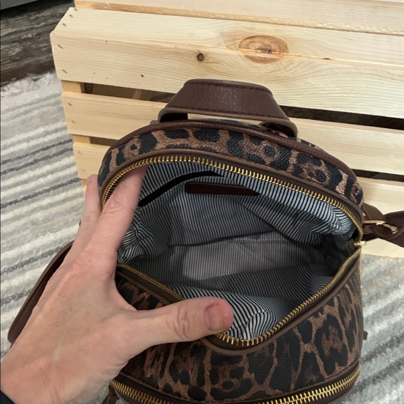 Leopard Print Women's Backpack and Wallet Set - Picture 4 of 6